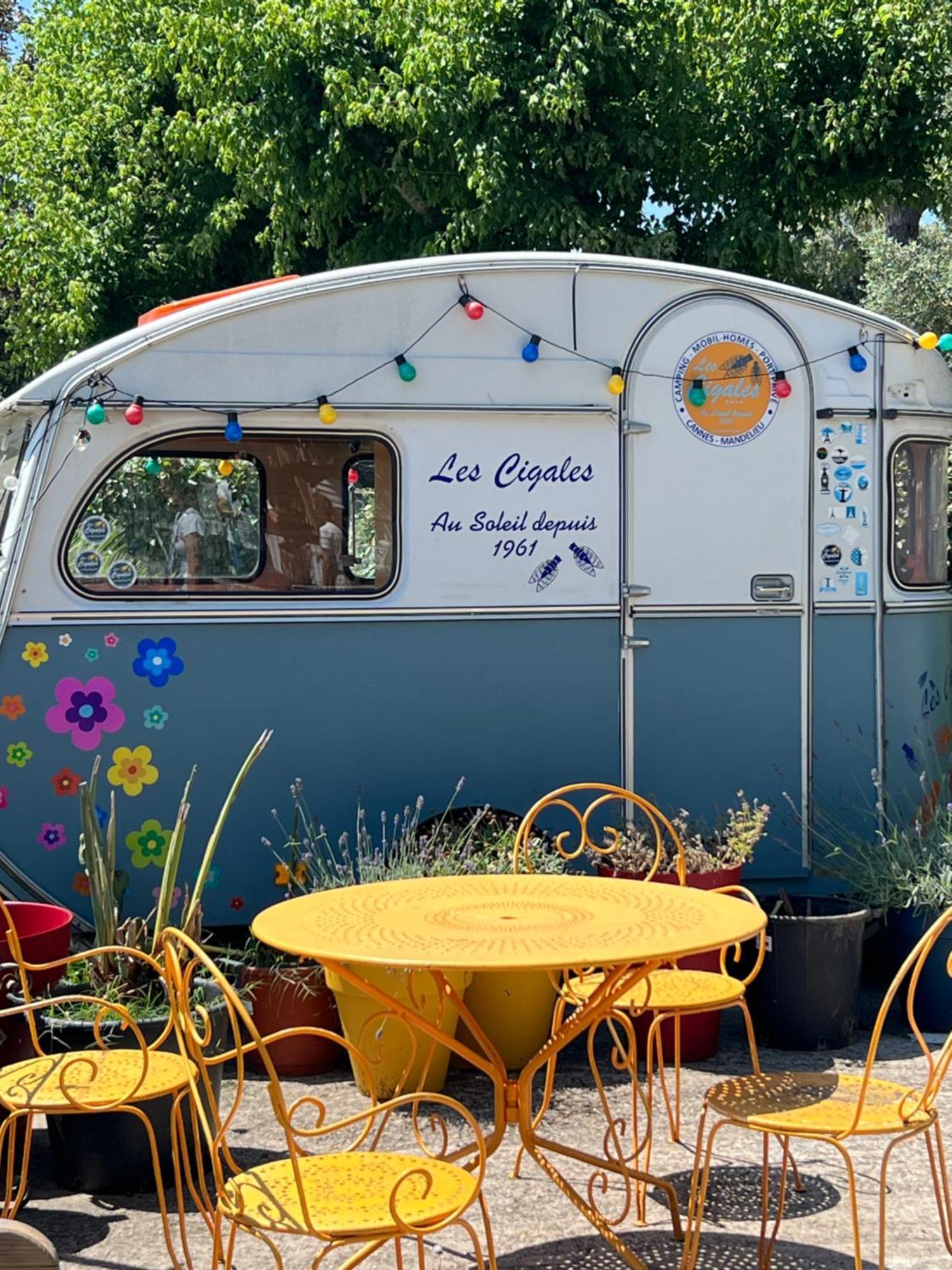 Готель Camping Les Cigales Мандельє-ла-Напуль Екстер'єр фото